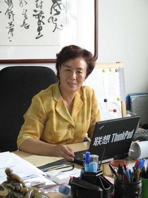 精彩图片    现在的张淑琴,每天5点就要起床和太阳村的工作人员一起到