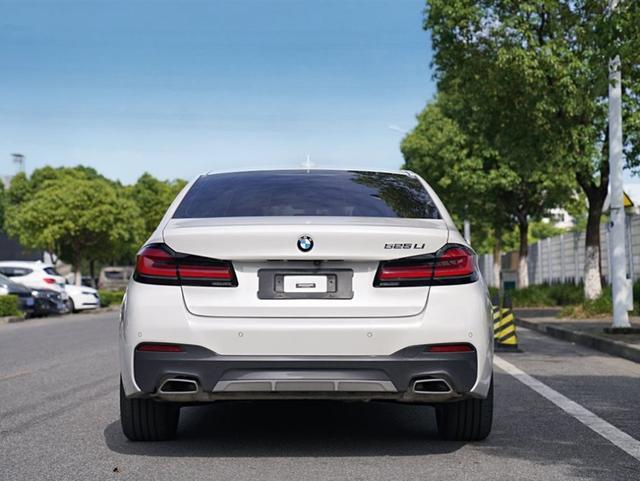 豪华中大型轿车的"种子"选手 实拍2021款宝马5系525li