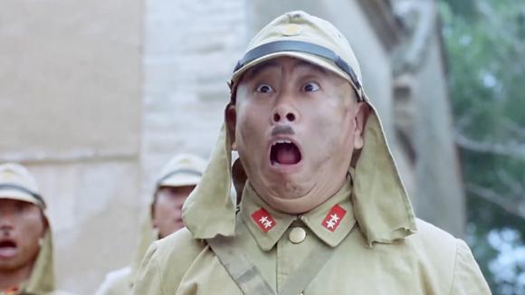 举起手来:潘长江真太逗了,这小鬼子演的搞笑十足!童年经典!