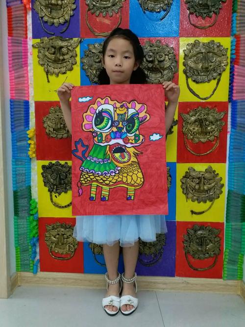 儿童绘画作品《舞龙舞狮》