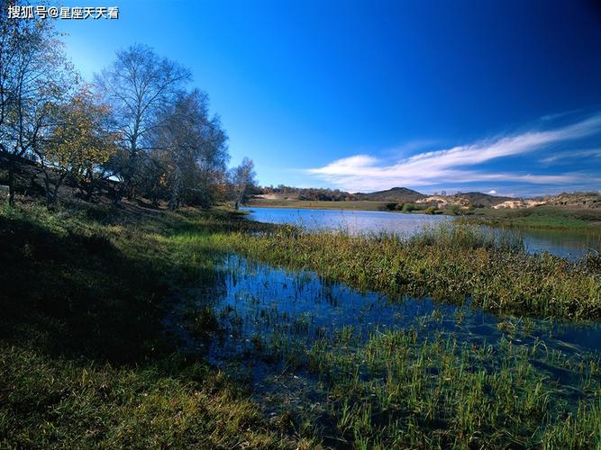 属兔之人属相五行属木,其中99年生的属兔人,纳音为"城墙土",通常以"