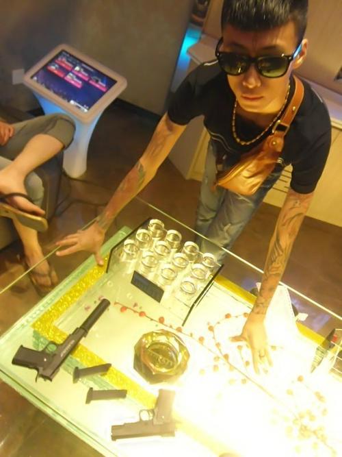 三眼老哥--沈心