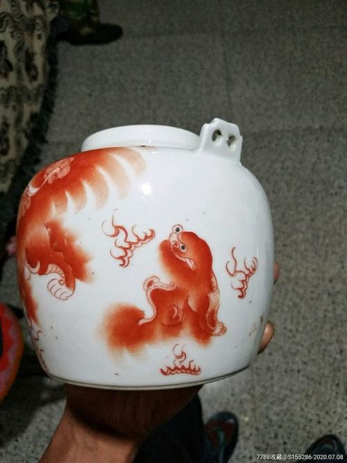 清代御窑厂画师方家珍的狮子壶作品