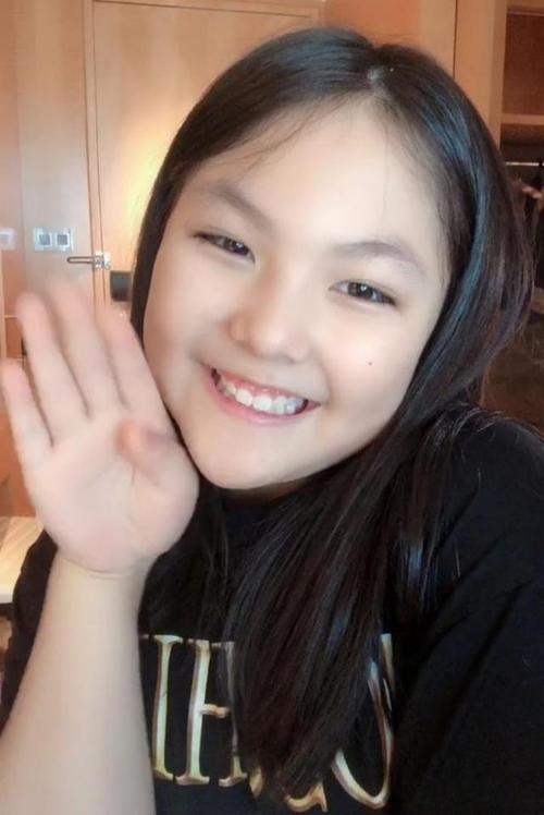 王诗龄近照一身名牌比妈高调!减肥成变美女,10岁颜值逆袭美霸屏
