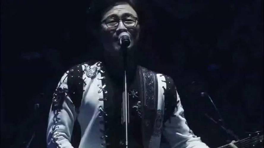 汪峰台上一首《薄雾》,沙哑的嗓音,现场真是太嗨了