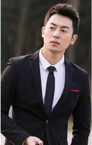 同学朱亚文凭《红高粱》出圈,成了行走的荷尔蒙,更因为参加《声临其境