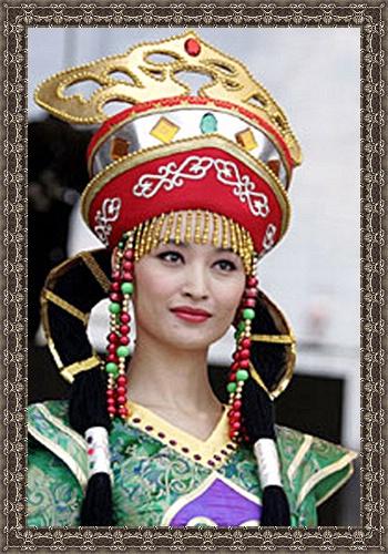 蒙古族女人头饰及服装雅赏