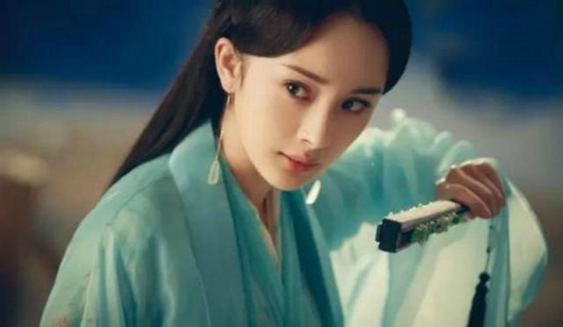 《三生三世》白浅3的把扇子:第一把,玉清昆仑扇,可以说法力非常的强大