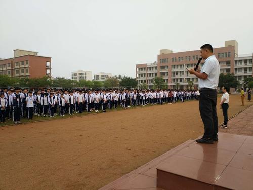 文昌市文西中学安全教育"扫黑除恶"在行动(副本)