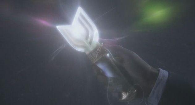 新旧神光棒对比从质感的大理石材质变成了塑料玩具这是进步还是退步