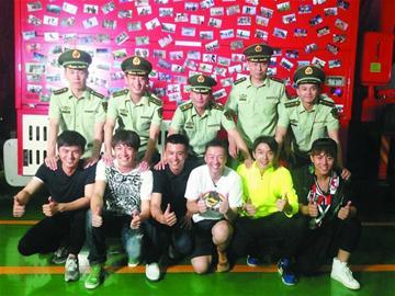 消防少校严训电视"男神"警营英雄收徒《火线英雄》