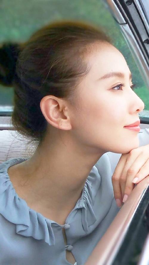 刘诗诗侧脸图片.