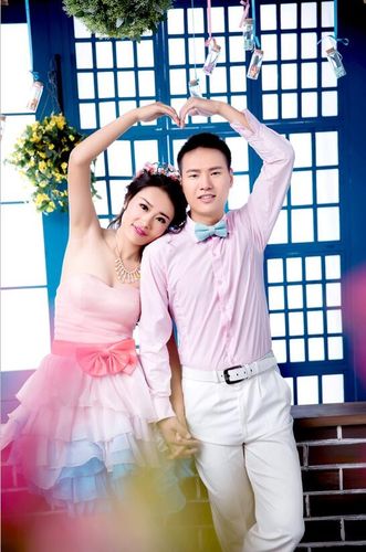 胡忠文与苟玉的新婚邀约