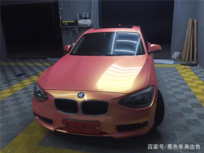 宝马116汽车改色幻彩金粉更适合女性的颜色 美美的金