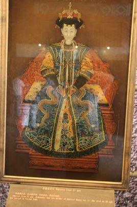 网络时间:2021-12-16阅读: 48她是清朝唯一被杀的皇后