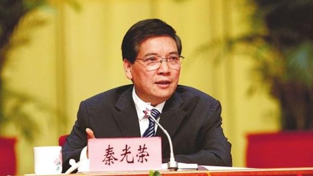 贪腐官员接二连三投案自首 省部级原一把手违反多项纪律