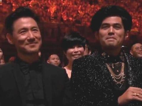 天王周杰伦还是输歌神张学友 从这件事情上可看出