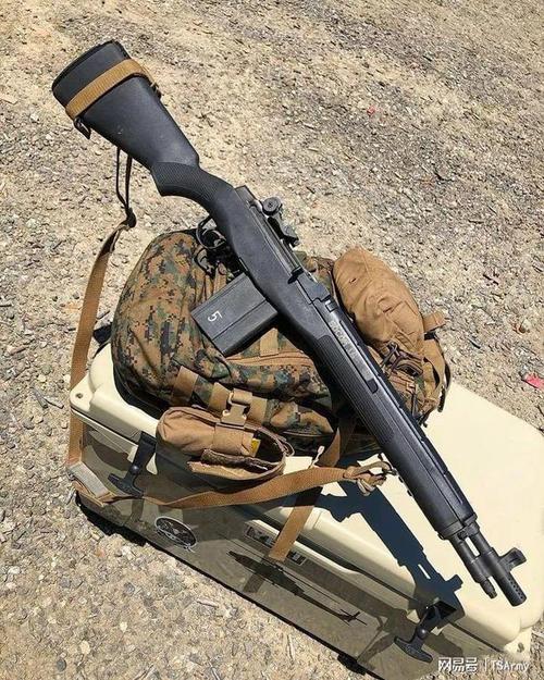 也可配备狙击镜,加装支架,当作狙击步枪使用