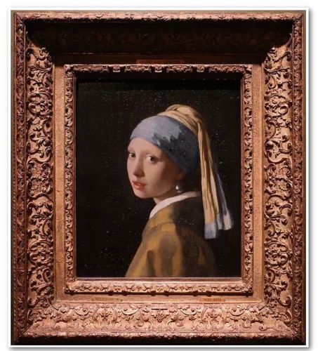 戴珍珠耳环的少女