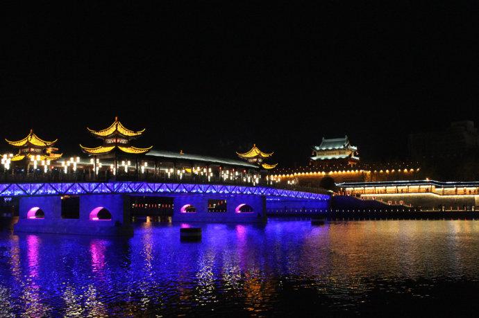 项王公园位于湖州城北大桥龙溪港东岸的地段,相传就是湖州的老城门