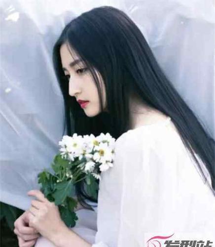 直发发型图片女中长发 九款女生中长直发 简单烫直变