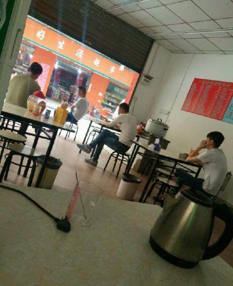 快餐店低价转让,早,中,晚都适合—佛山南海区里水商铺