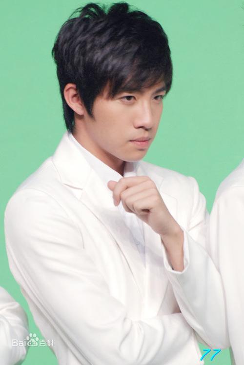 俞灏明被烧伤前后对比图片,俞灏明晒真实素颜照惹哭粉丝