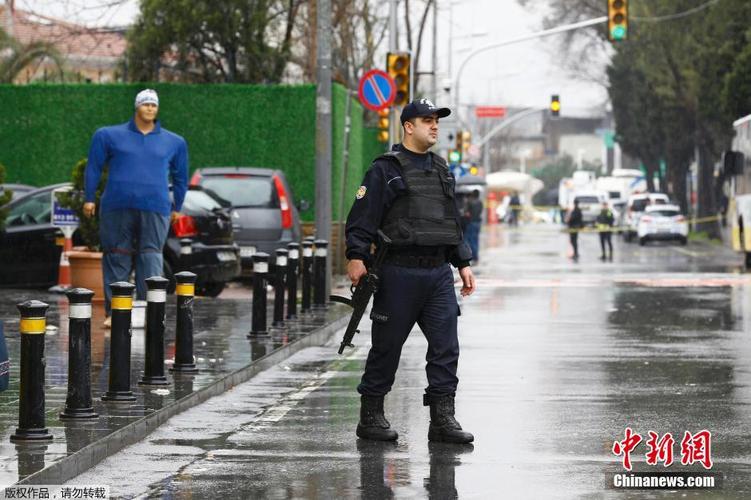 土耳其伊斯坦布尔防暴警察总部遭袭击