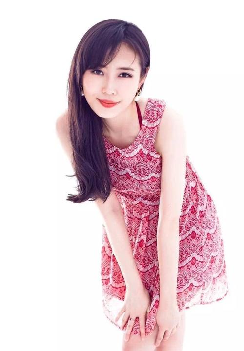 封面人物梦想照进现实靓丽女主播青青