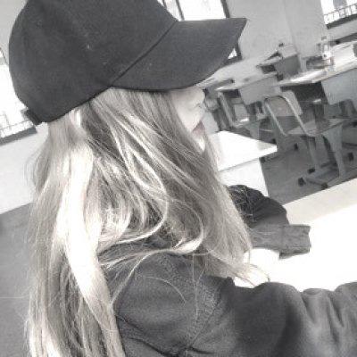 戴帽子的欧美女生头像霸气