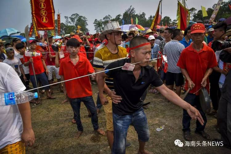 两岸共祭白玉蟾祖师圣诞,海南军坡文化节上演千年"穿杖"