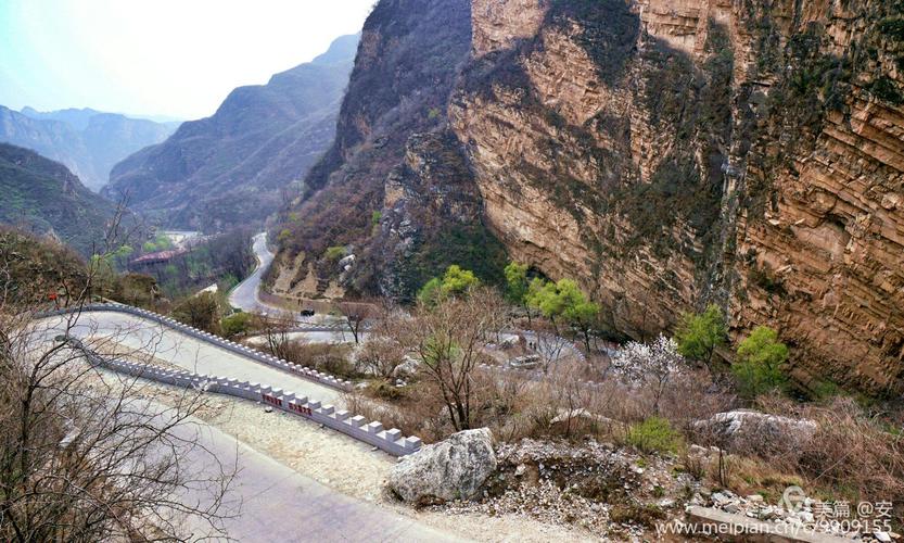 白洋沟风景区 白洋沟风景区位于昌平流村乡,景区地处山前暖带,资源