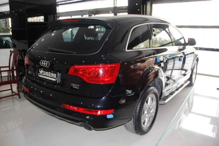 【太原】2012年5月 奥迪 奥迪q7 3.0tfsi进取型(200kw) 黑色 自动档