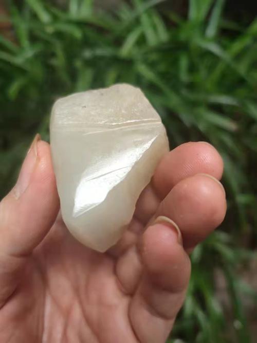 新疆和田玉且末金山糖白玉天然山料原石小块练手毛料边角碎料78克