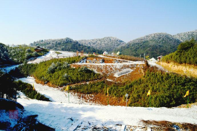 镇巴草坝生态农场雪景美极了!(中)