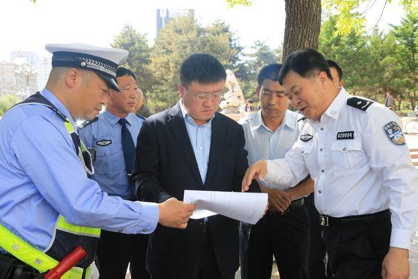 包头市委常委,副市长高志勇到万达商圈指导调研道路改造工作