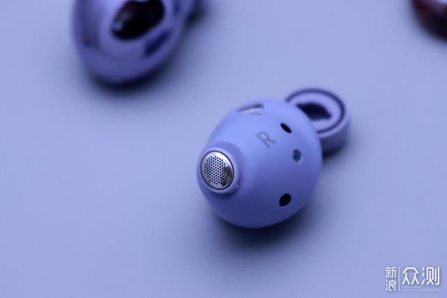 外观惊艳三星galaxybudspro尽享动感音质