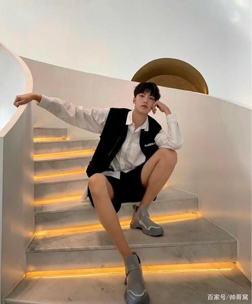 组图:精瘦气质型男,188的身高,体重65公斤,颜值爆表的