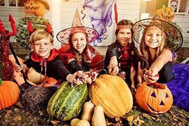 万圣节 aa about "halloween" 万圣节是西洋鬼节,对国外来说万圣节