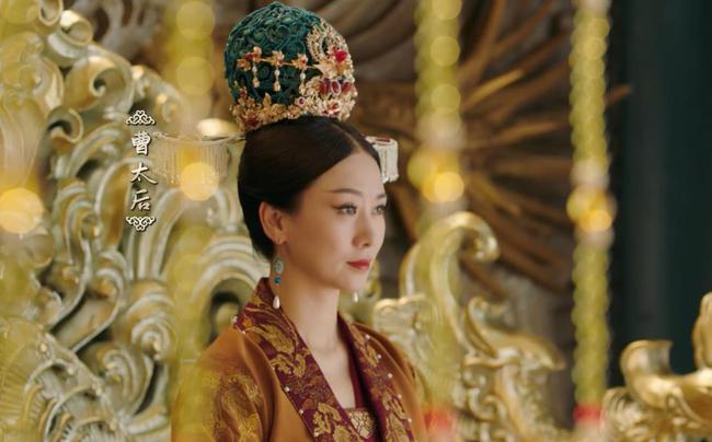 在了不同的立场,李谦站在了太后一边,而嘉南郡主姜保宁站在了皇帝一边