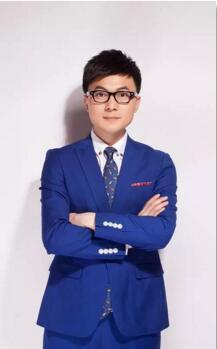 青岛电视台主持人来烟台爱尔眼科摘镜啦!