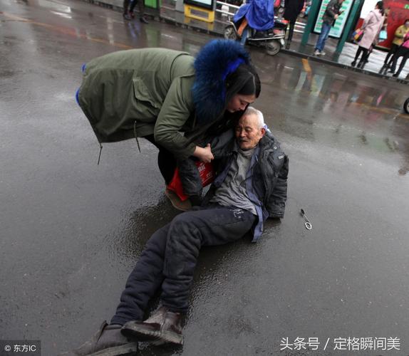 暖心!人们紧急关头救人的9个感人瞬间 他们的做法感动着我们
