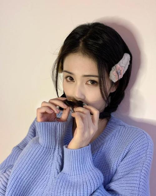 白鹿分享生活美照清纯灵动少女感十足