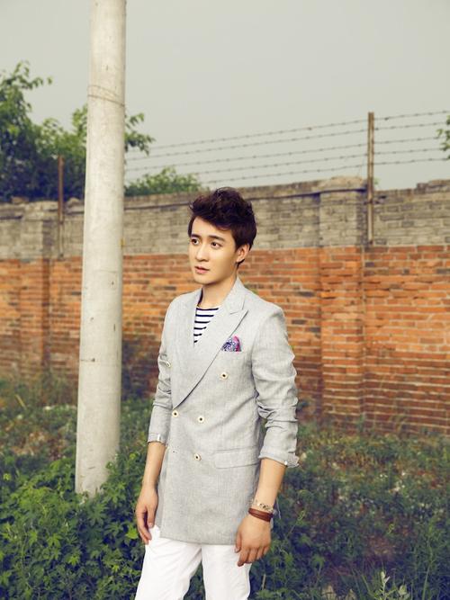 盛冠森深秋西装大片曝光 萌帅绅士释放英伦范儿