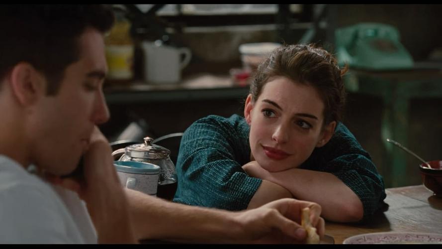 安妮海瑟薇),是电影《love and other drugs》(中文名:爱情与灵药)中