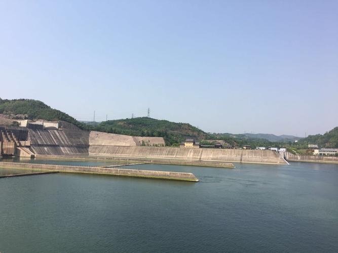  p>小浪底黄河三峡景区位于 a target="_blank" href="/item/河南省