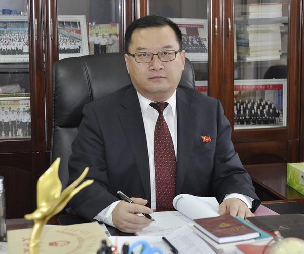 乌拉特前旗旗委书记陈功明