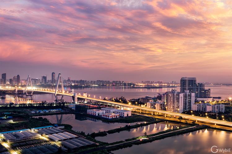 在如此任性的晚霞中,海口也显得如此辉煌 海口&psi;⊙摄影feo城市建筑