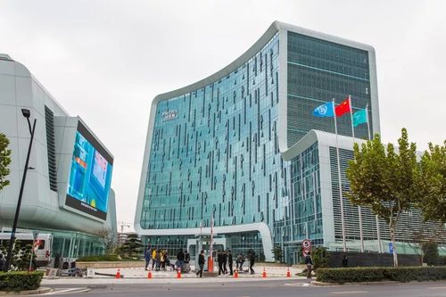 现场报道 | 黄翠芬2018年11月19日,珀莱雅在杭州举行"珀耀15 美fan