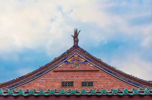 海沧新阳的新垵村约有70座闽南古厝,均为清末民国初